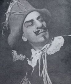Boris Ilin dans le rôle de Cyrano